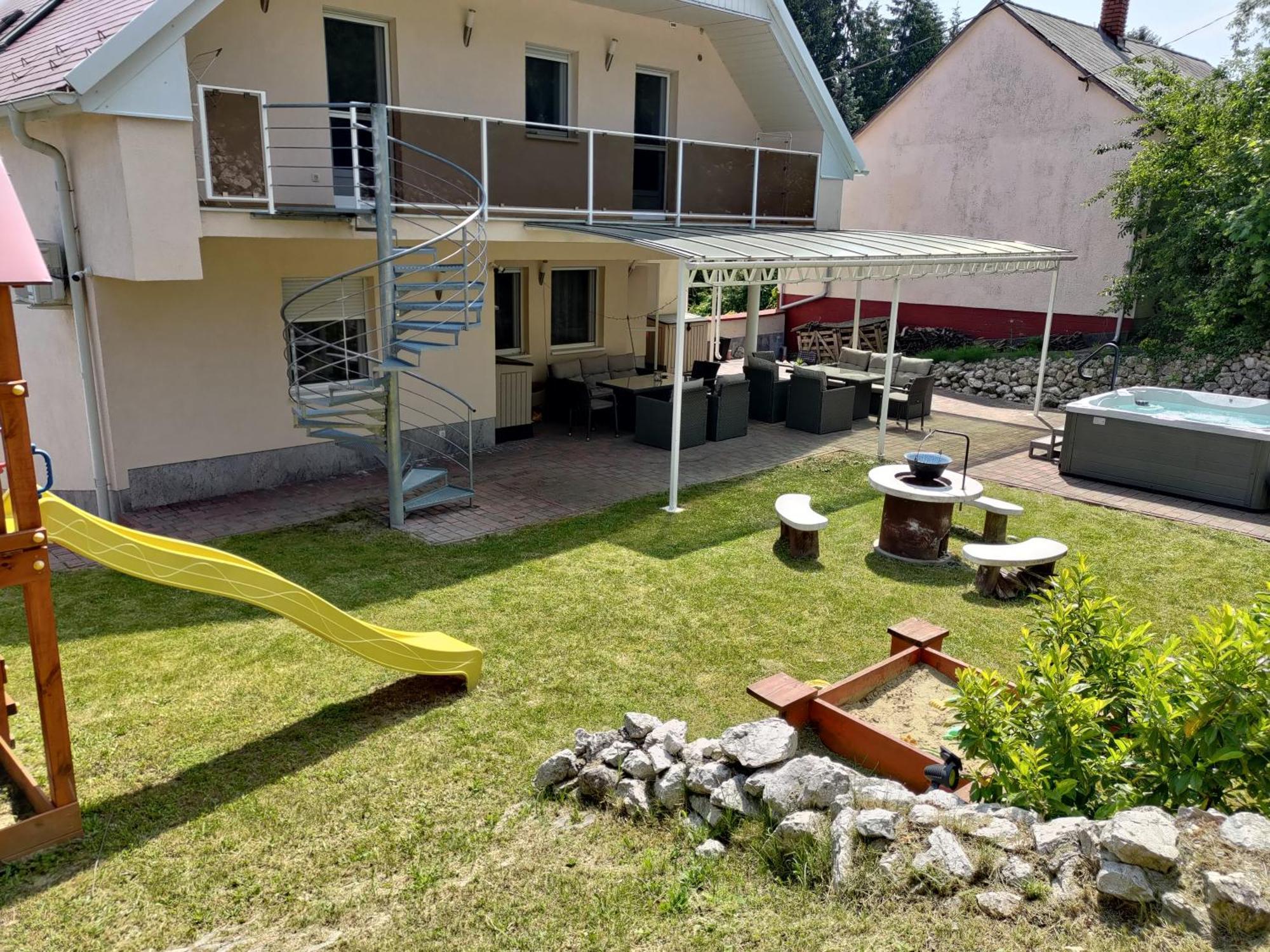 Hotel Brillwellness à Zalakaros Extérieur photo