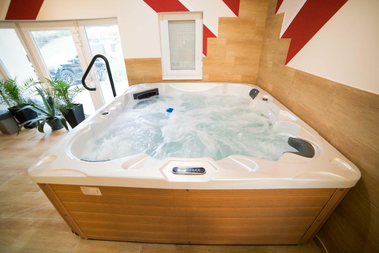 Hotel Brillwellness à Zalakaros Extérieur photo