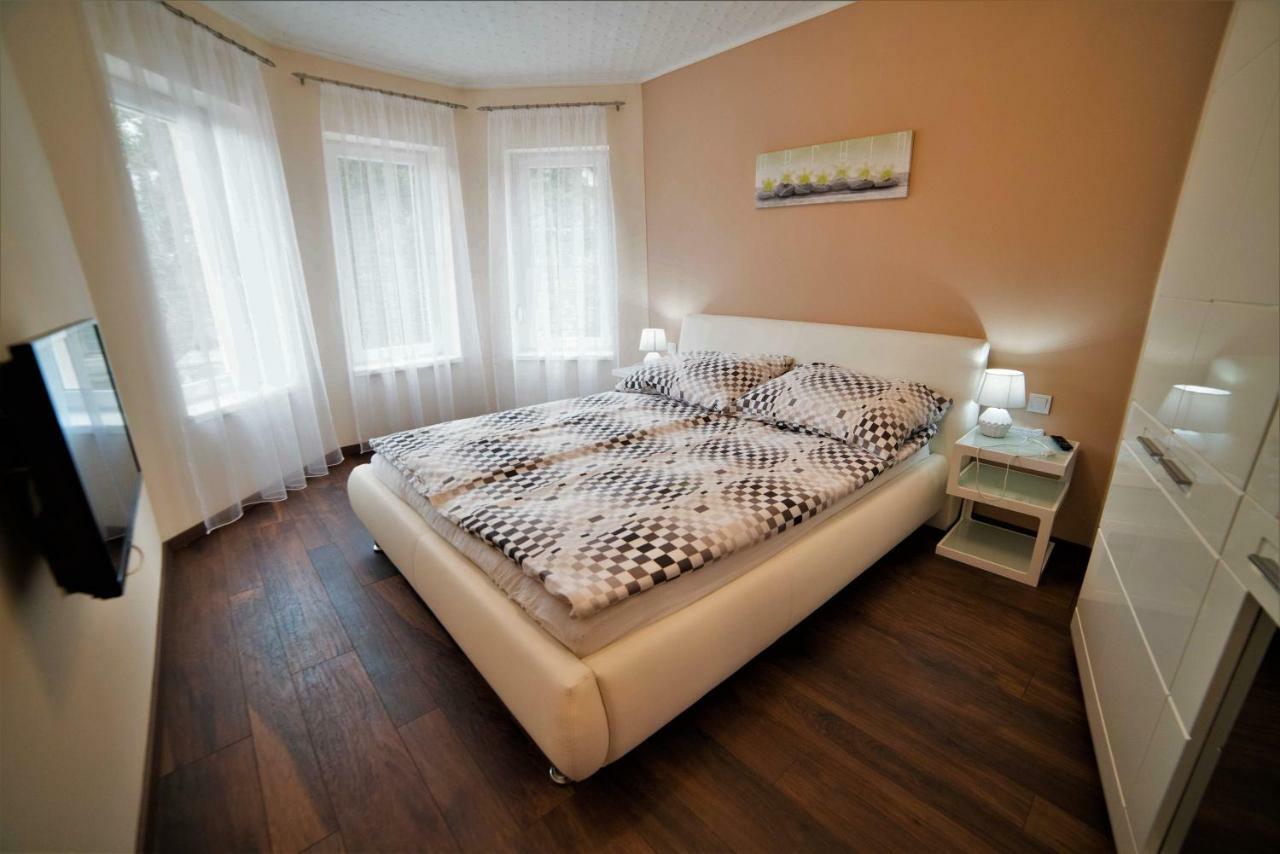 Hotel Brillwellness à Zalakaros Extérieur photo